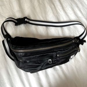Vintage Nike Leather Retro Fanny Pack